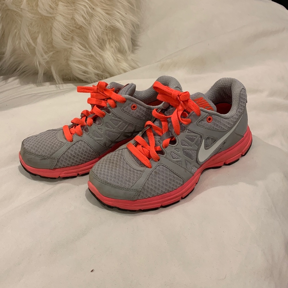 Nike tennis shoes